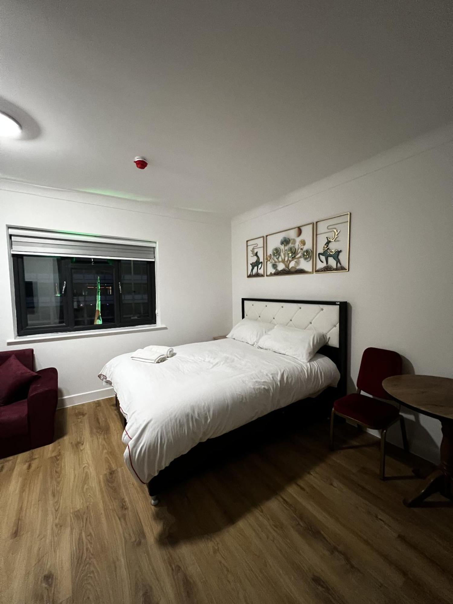 The Barrington Hotel New Barnet Buitenkant foto